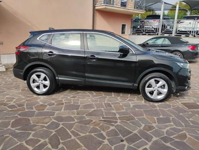 Nissan Qashqai 1.5 dCi 115 CV DCT Business (2)
