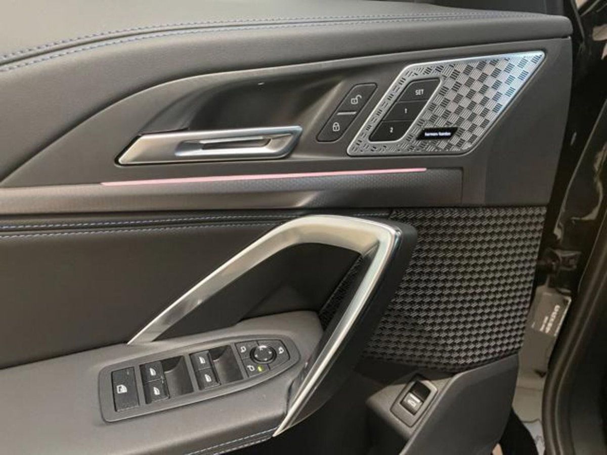 BMW X1 sdrive20d mhev 48V auto (11)