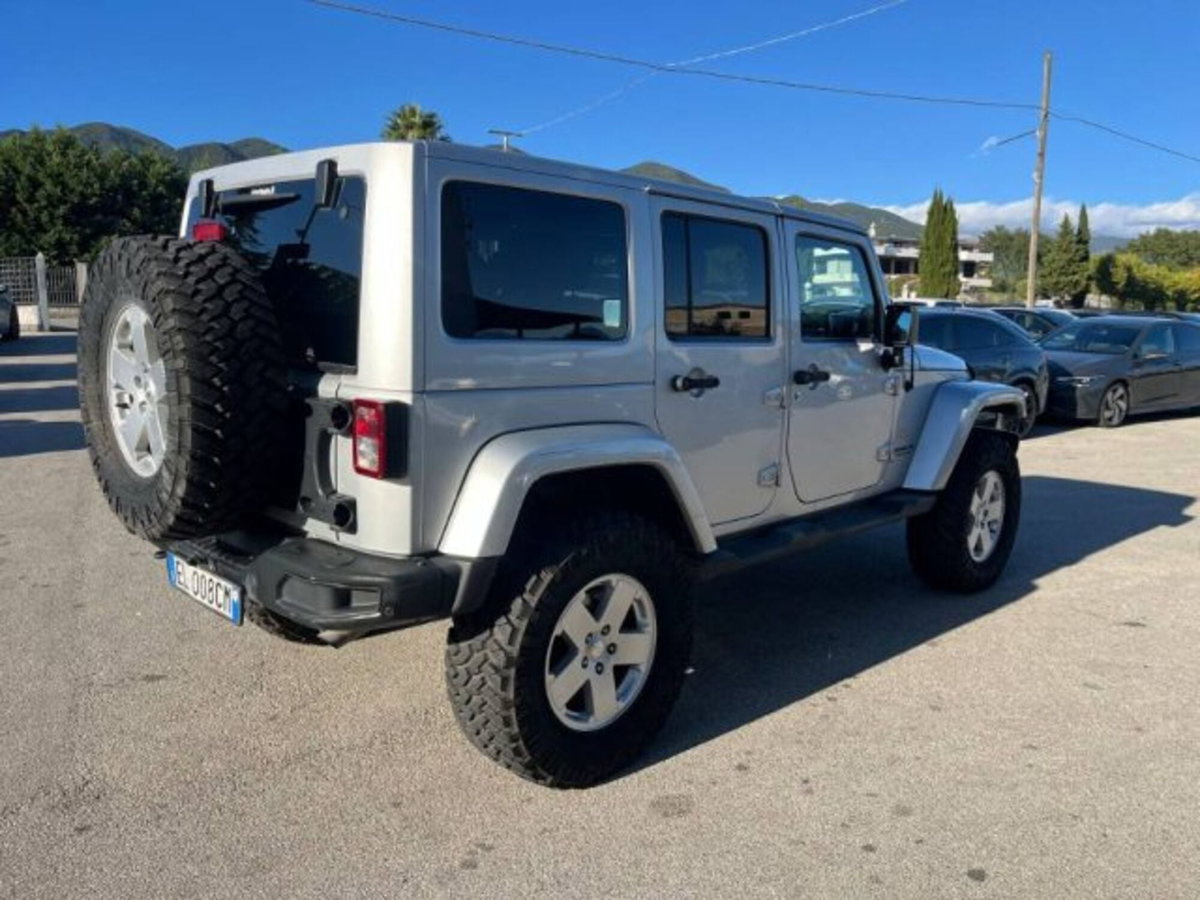 Jeep Wrangler 2.8 CRD DPF Sahara Auto (5)