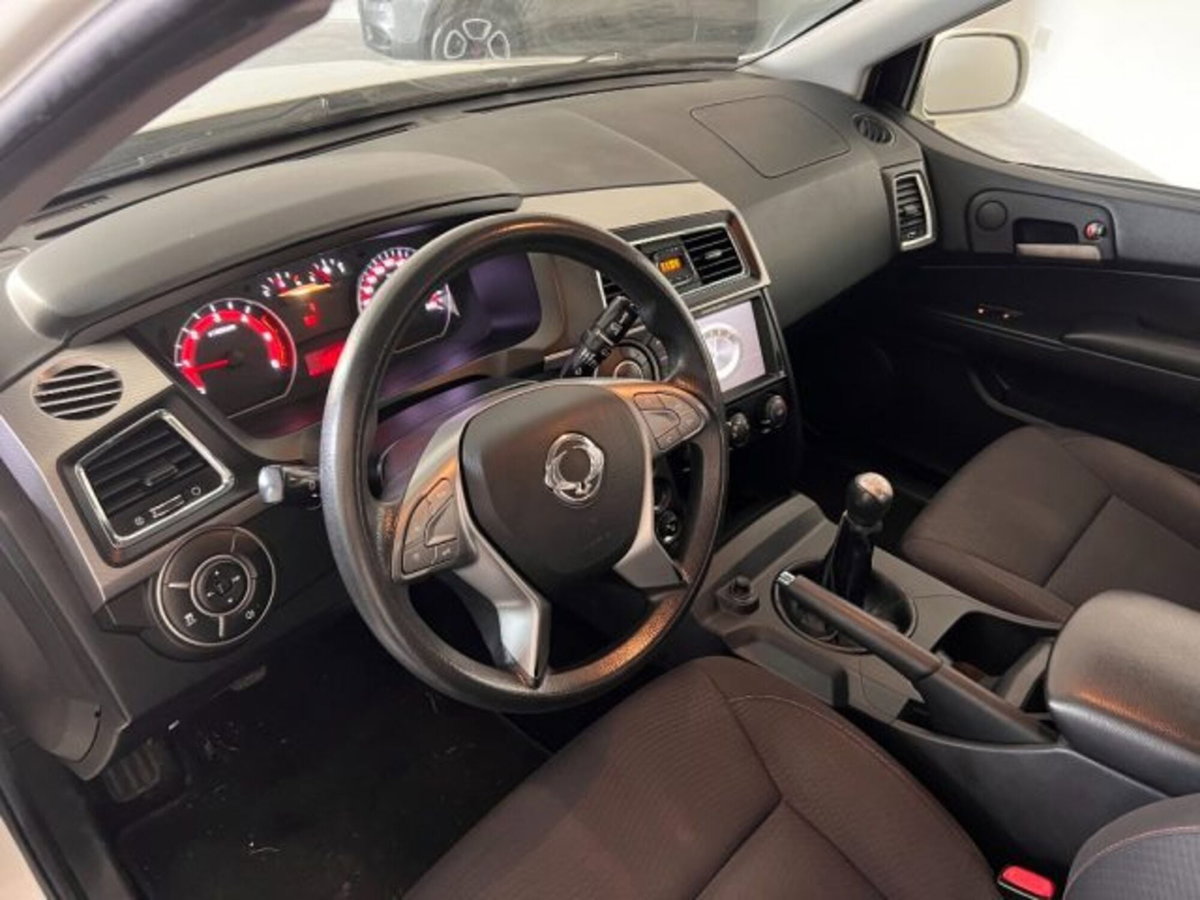 Ssangyong Actyon Sports 2.2 Plus 4WD Smart Audio (5)