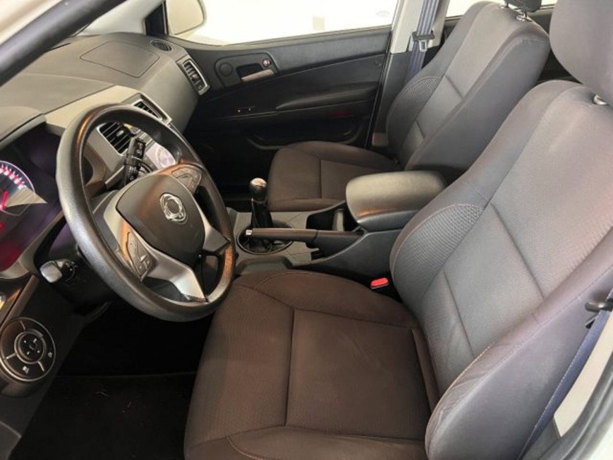 Ssangyong Actyon Sports 2.2 Plus 4WD Smart Audio (6)