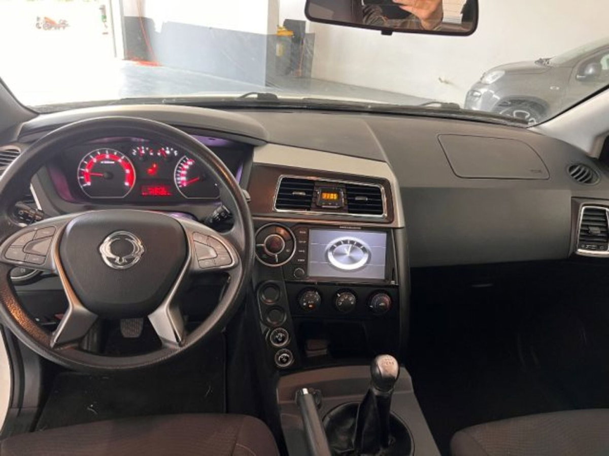 Ssangyong Actyon Sports 2.2 Plus 4WD Smart Audio (8)