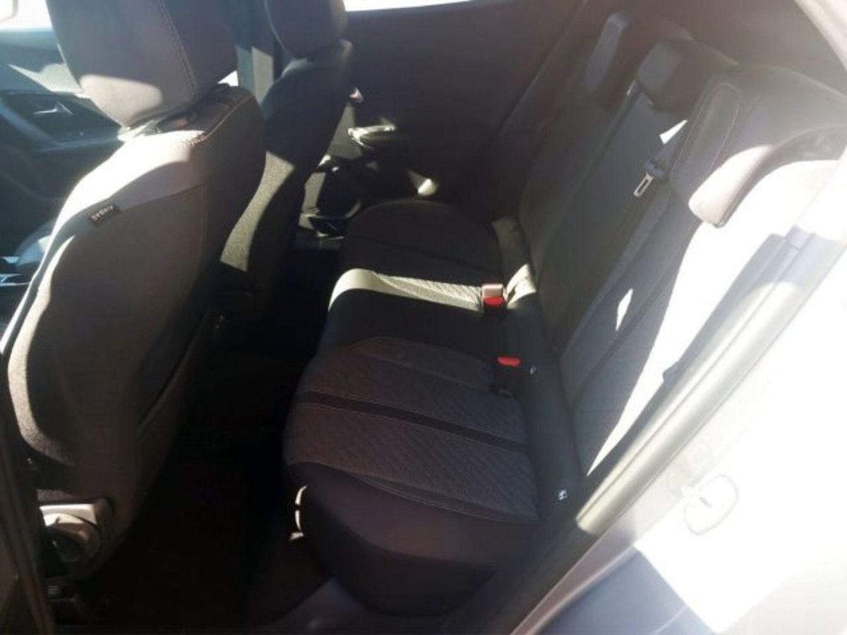 Peugeot 2008 PureTech 100 S&S Allure (10)