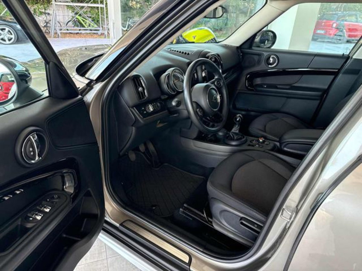 MINI Mini Countryman 2.0 Cooper D Business Countryman (7)