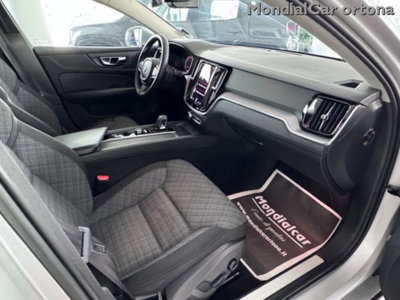 Volvo V60 B4 (d) automatico Essential (12)