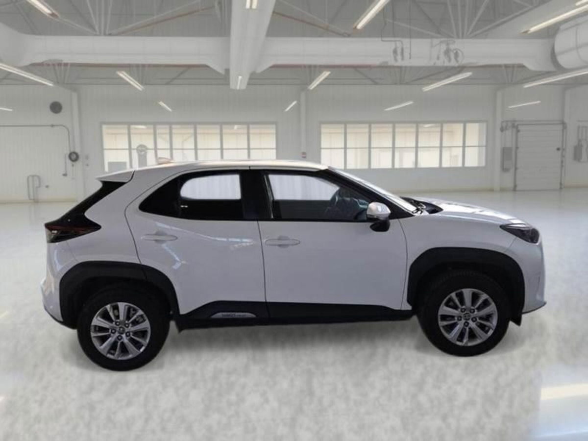Toyota Yaris Cross 1.5h GR Sport Black Sky fwd 116cv e-cvt (3)