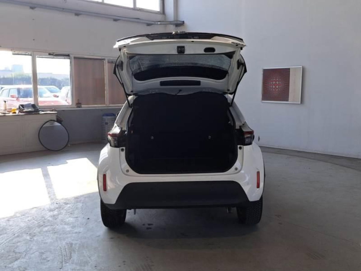 Toyota Yaris Cross 1.5h GR Sport Black Sky fwd 116cv e-cvt (6)