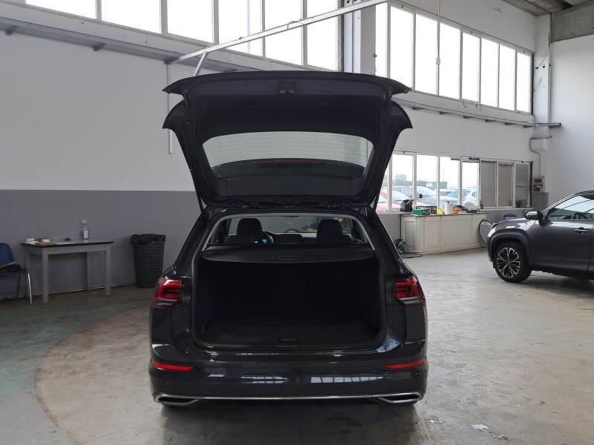 Volkswagen Golf Variant 1.5 eTSI EVO ACT DSG Style (6)