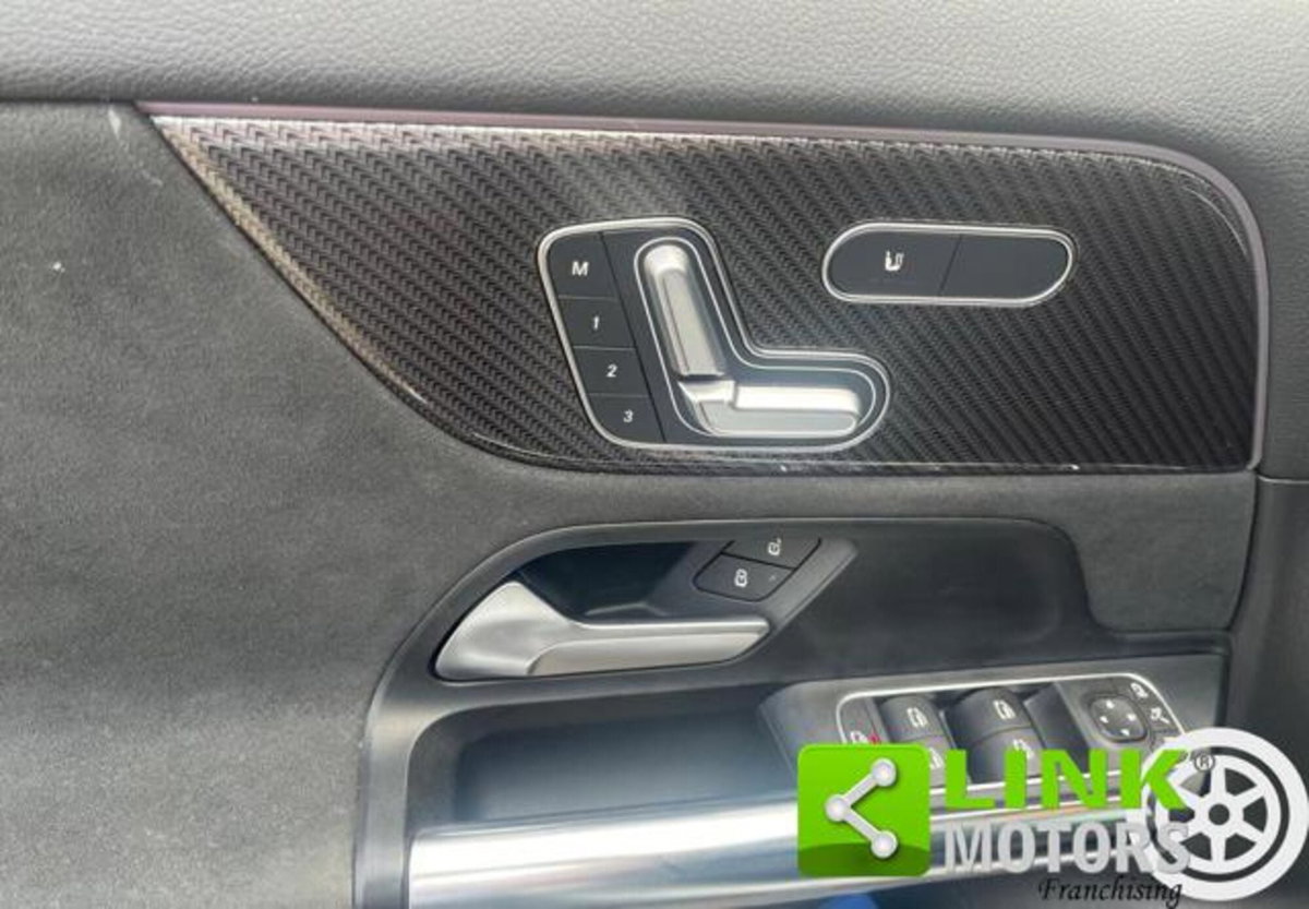 Mercedes-Benz GLA SUV 200 d Executive 4matic auto (19)