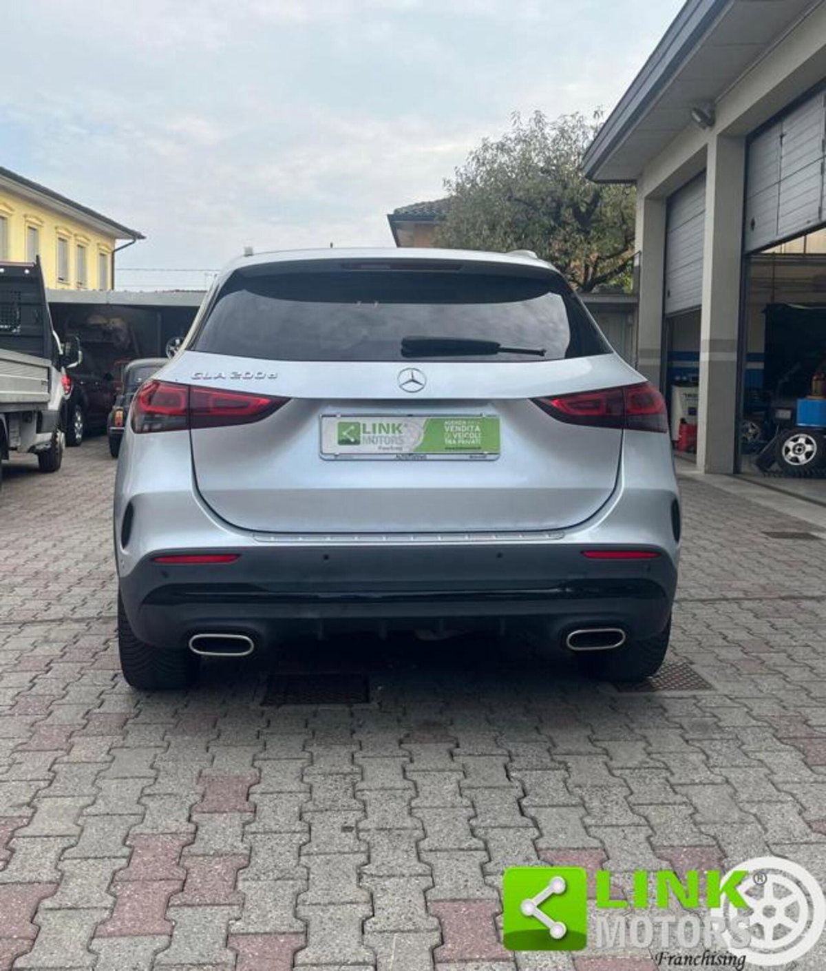 Mercedes-Benz GLA SUV 200 d Executive 4matic auto (6)