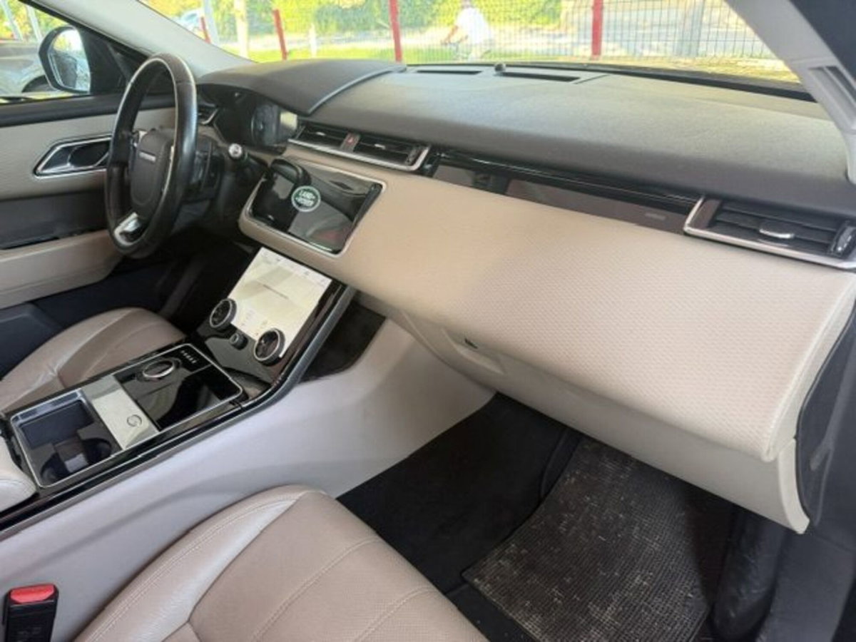 Land Rover Range Rover Velar 2.0D I4 240 CV (15)
