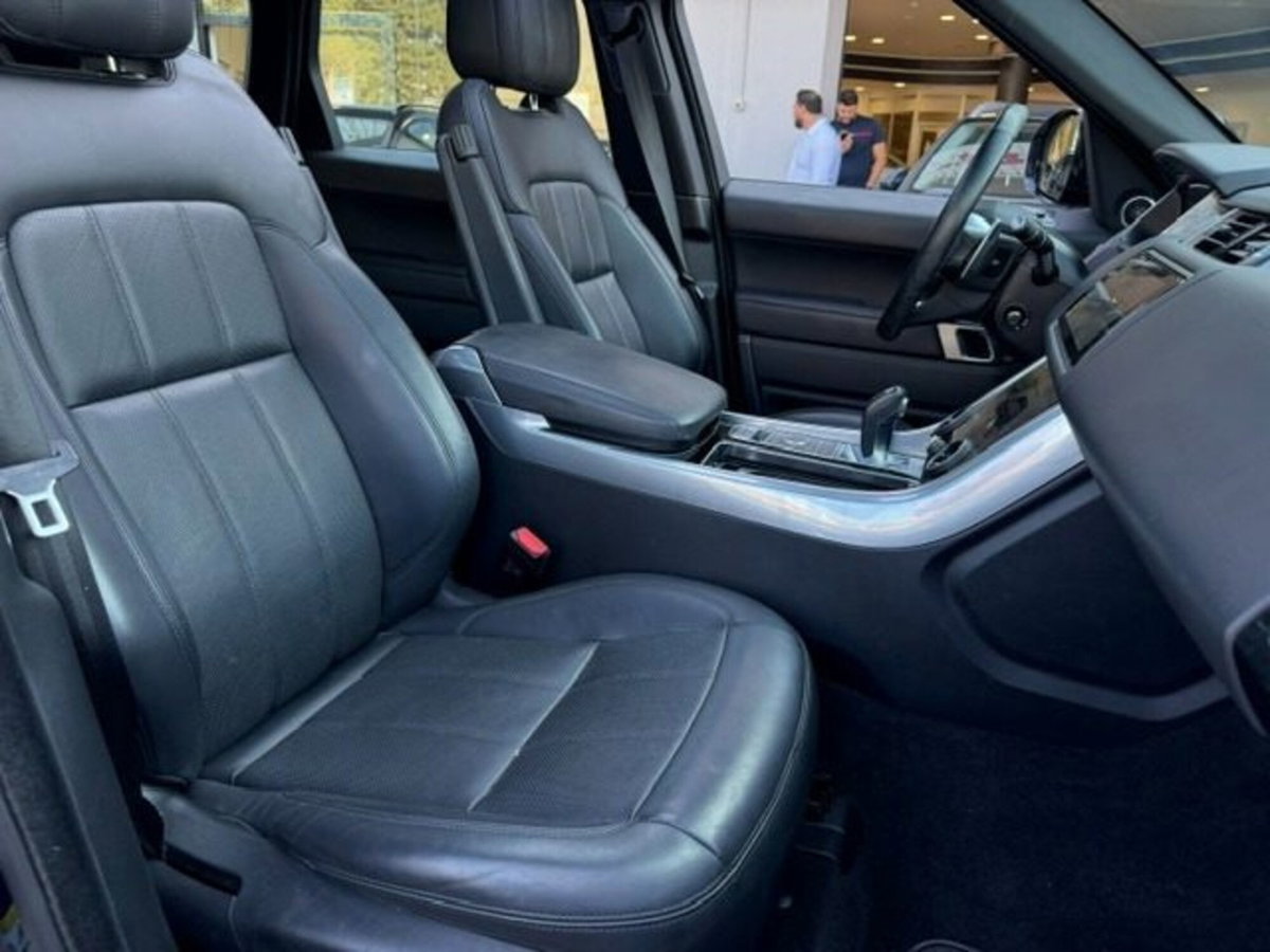 Land Rover Range Rover Sport 3.0D l6 249 CV HSE Dynamic Stealth (14)