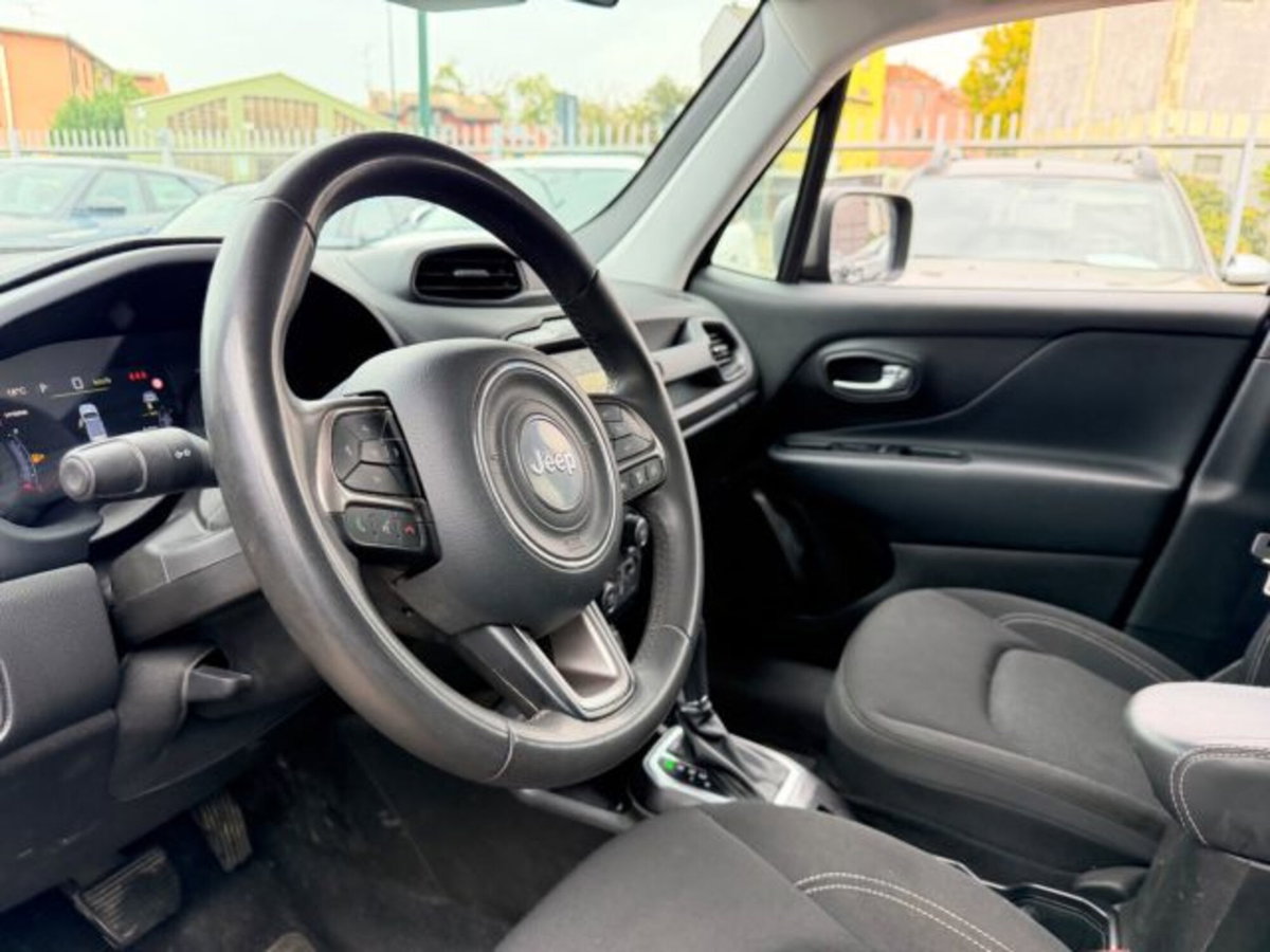 Jeep Renegade 1.3 T4 190CV PHEV 4xe AT6 Business Plus (7)