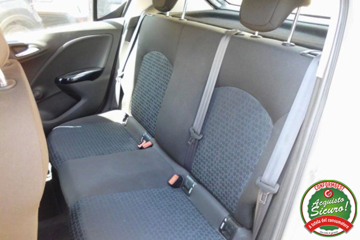 Opel Corsa 1.2 5 porte Cosmo (12)