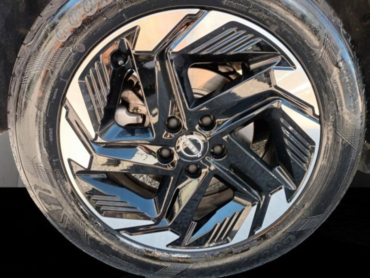Nissan Qashqai 1.3 mhev N-Connecta 2wd 158cv (18)