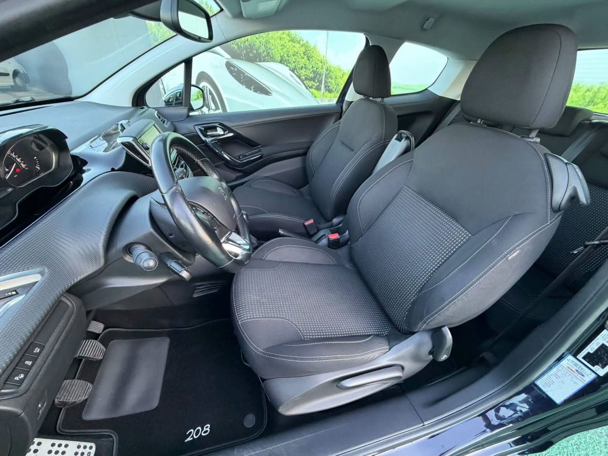 Peugeot 208 82 3 porte Allure (7)