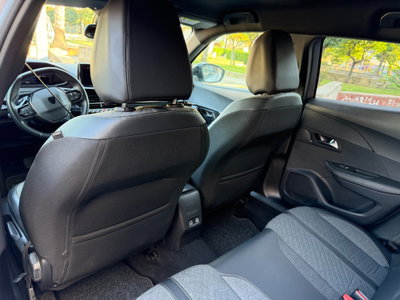 Peugeot 2008 BlueHDi 130 S&S EAT8 Allure Pack (13)