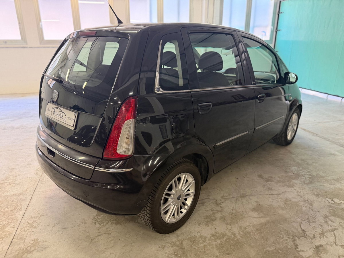 Lancia Musa 1.6 Multijet Oro (5)