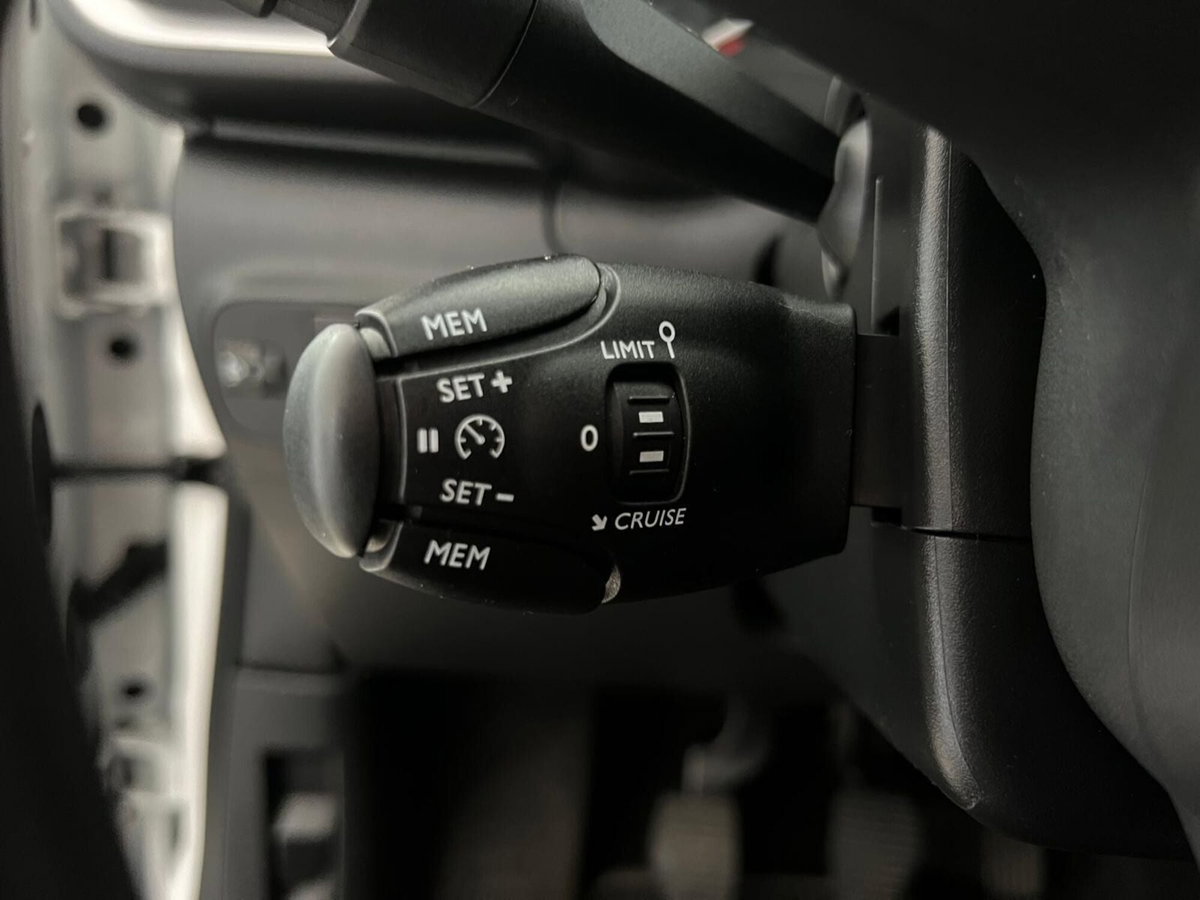 Citroen C3 BlueHDi 100 S&S Shine (11)