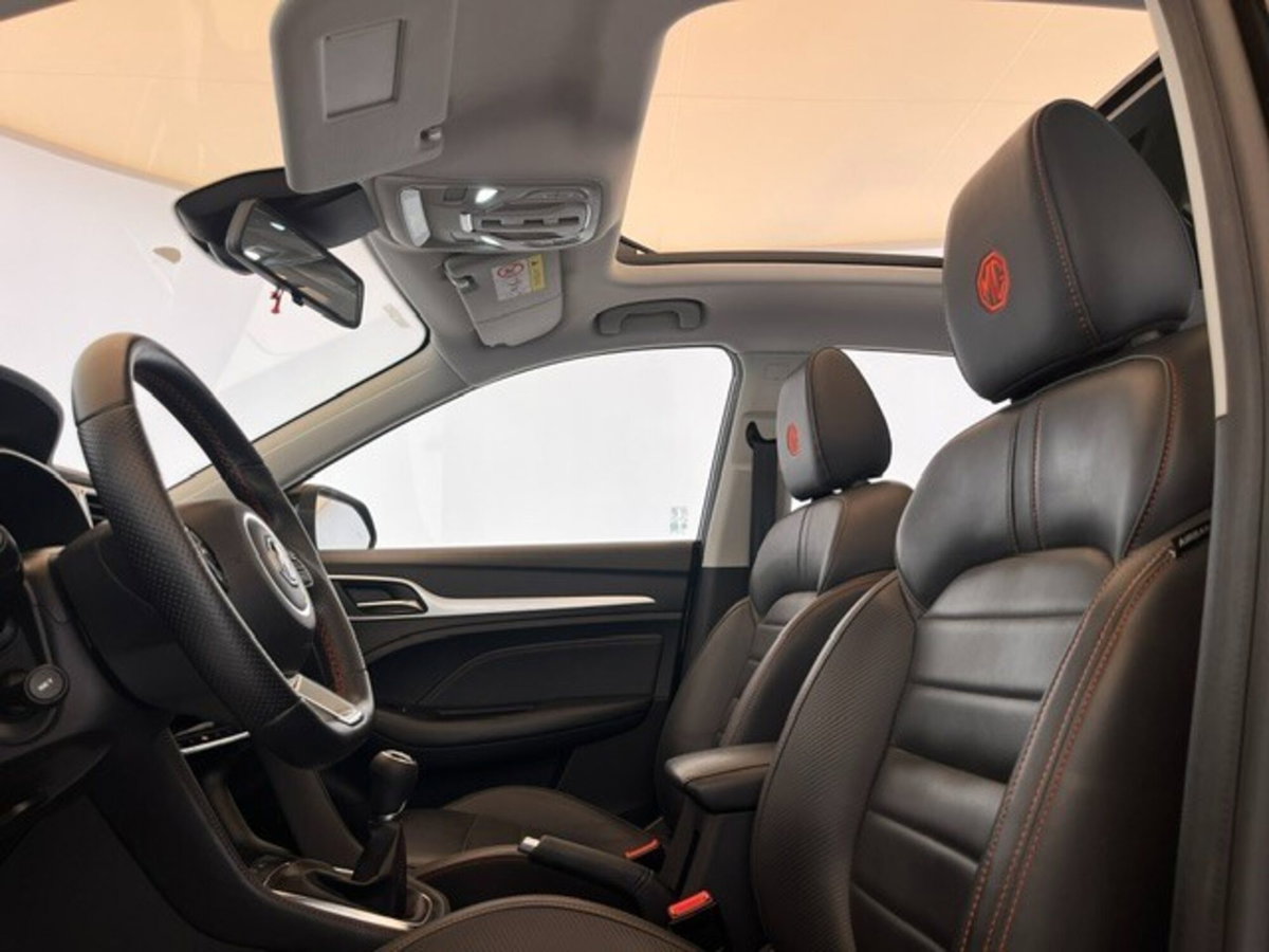 Mg ZS ZS 1.0 Luxury (11)