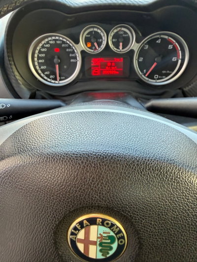 Alfa Romeo MiTo 1.6 JTDm-2 S&S Distinctive Sport Pack (6)