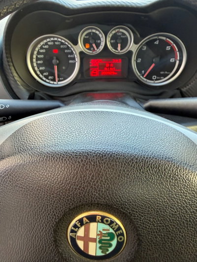 Alfa Romeo MiTo 1.6 JTDm-2 S&S Distinctive Sport Pack (7)