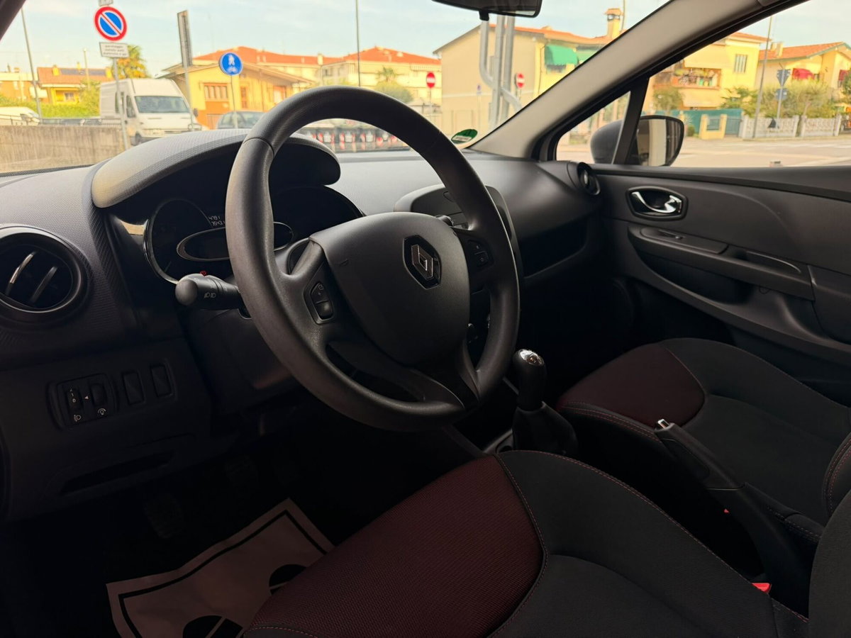 Renault Clio 1.2 75CV 5 porte Van (10)