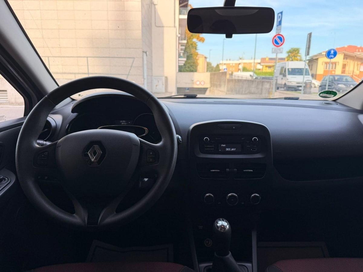 Renault Clio 1.2 75CV 5 porte Van (11)