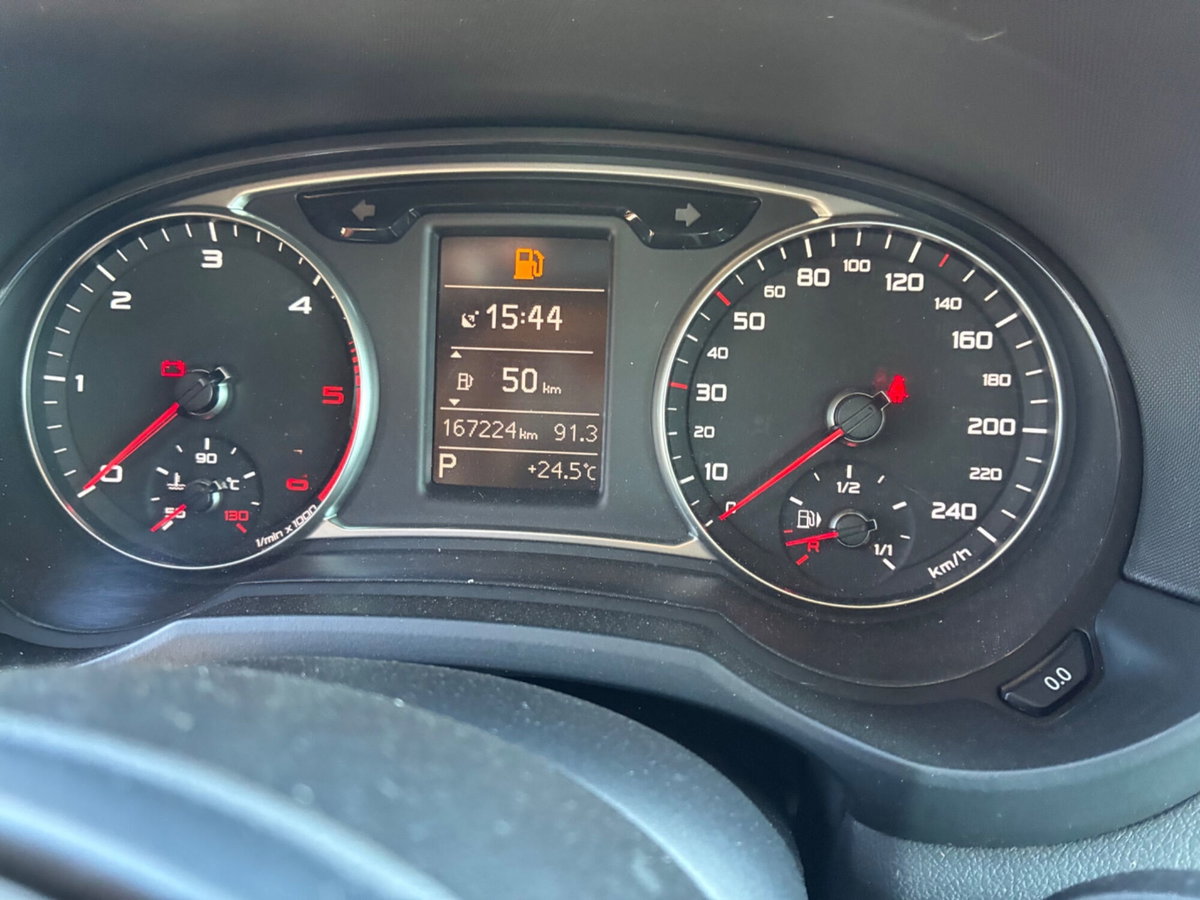 Audi A1 1.4 TDI S tronic Metal plus (14)