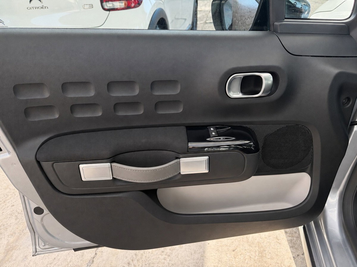 Citroen C3 BlueHDi 100 S&S Shine Pack (13)