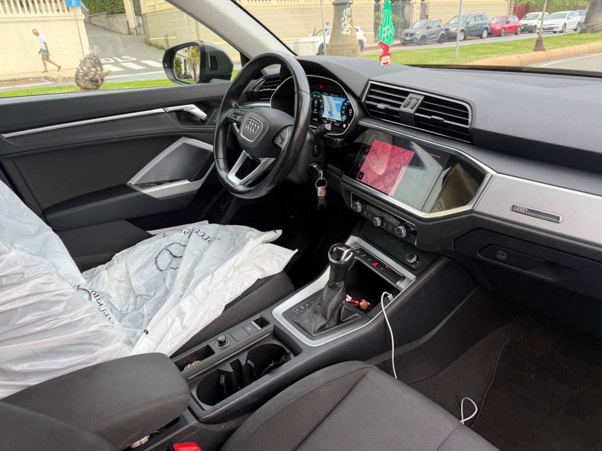 Audi Q3 45 TFSI e S tronic Business (15)