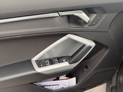 Audi Q3 45 TFSI e S tronic Business (5)