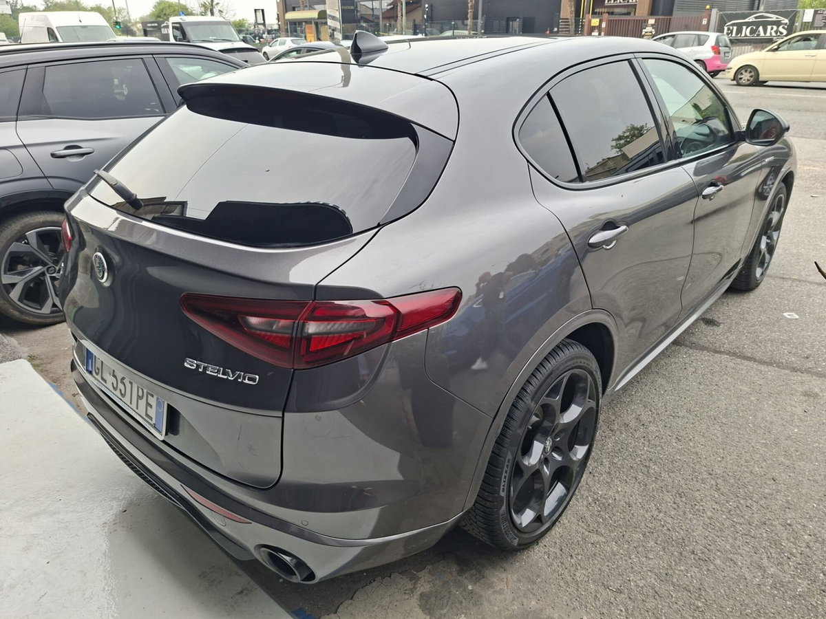 Alfa Romeo Stelvio Stelvio 2.2 Turbodiesel 210 CV AT8 Q4 Veloce Tì (4)