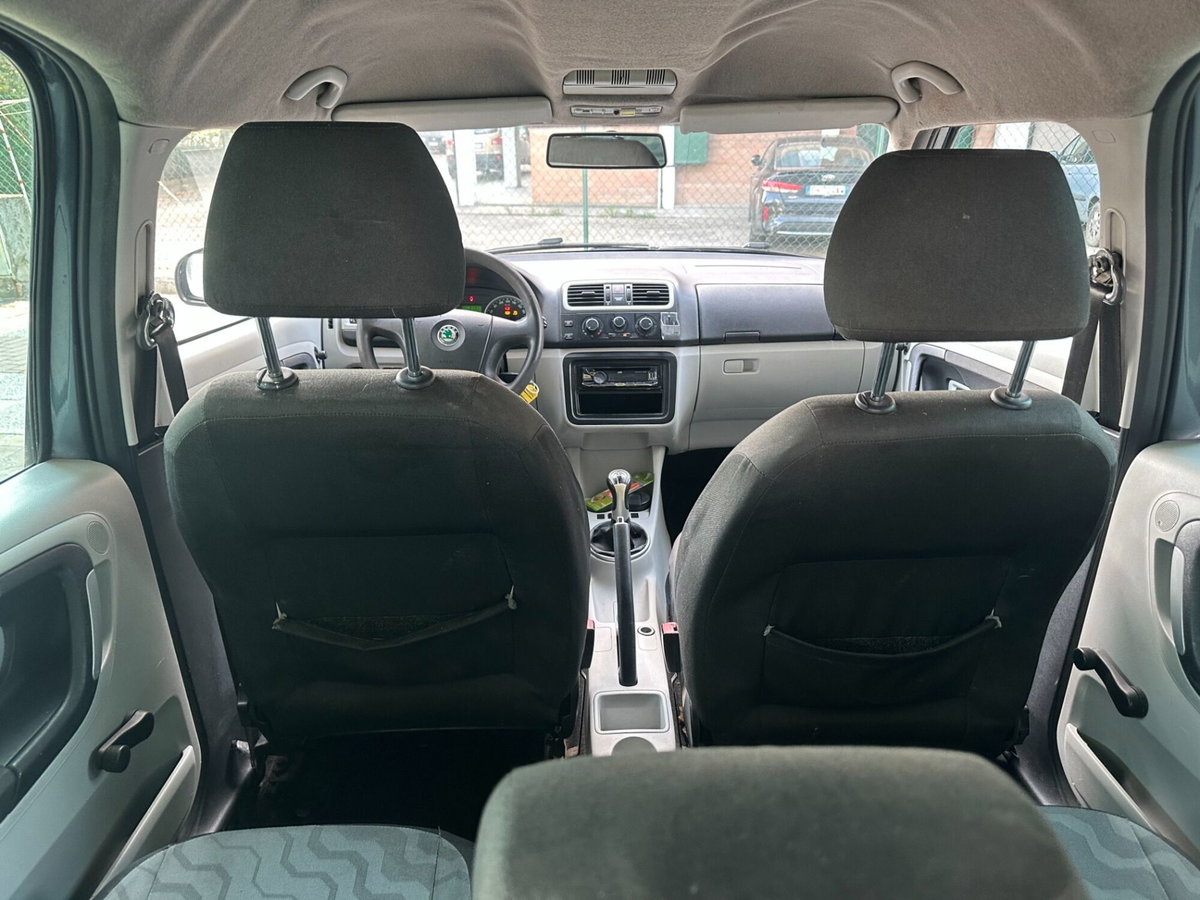 Skoda Roomster TDI 80CV Style (10)