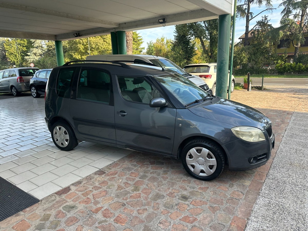 Skoda Roomster TDI 80CV Style (4)