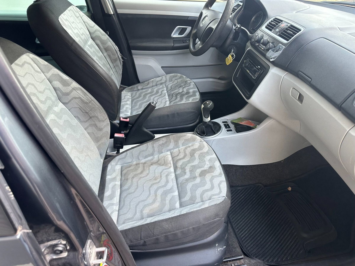 Skoda Roomster TDI 80CV Style (5)
