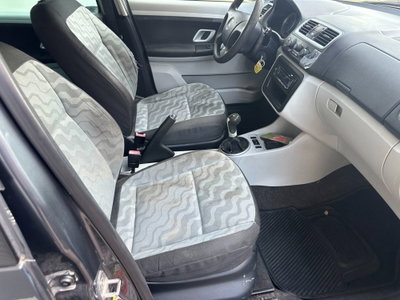 Skoda Roomster TDI 80CV Style (5)