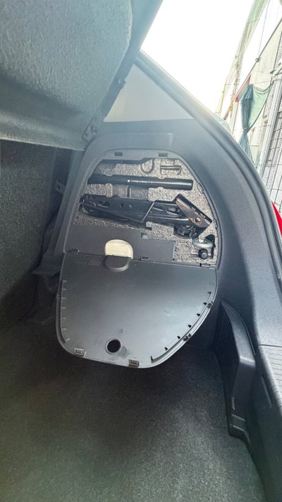 Opel Corsa 1.2 3 porte Club (10)