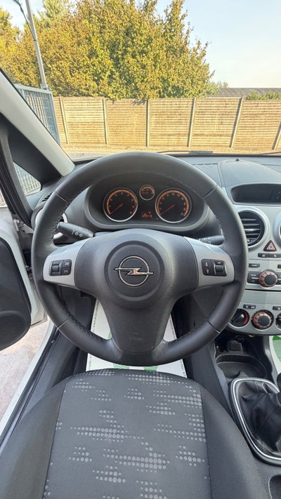 Opel Corsa 1.2 3 porte Club (15)