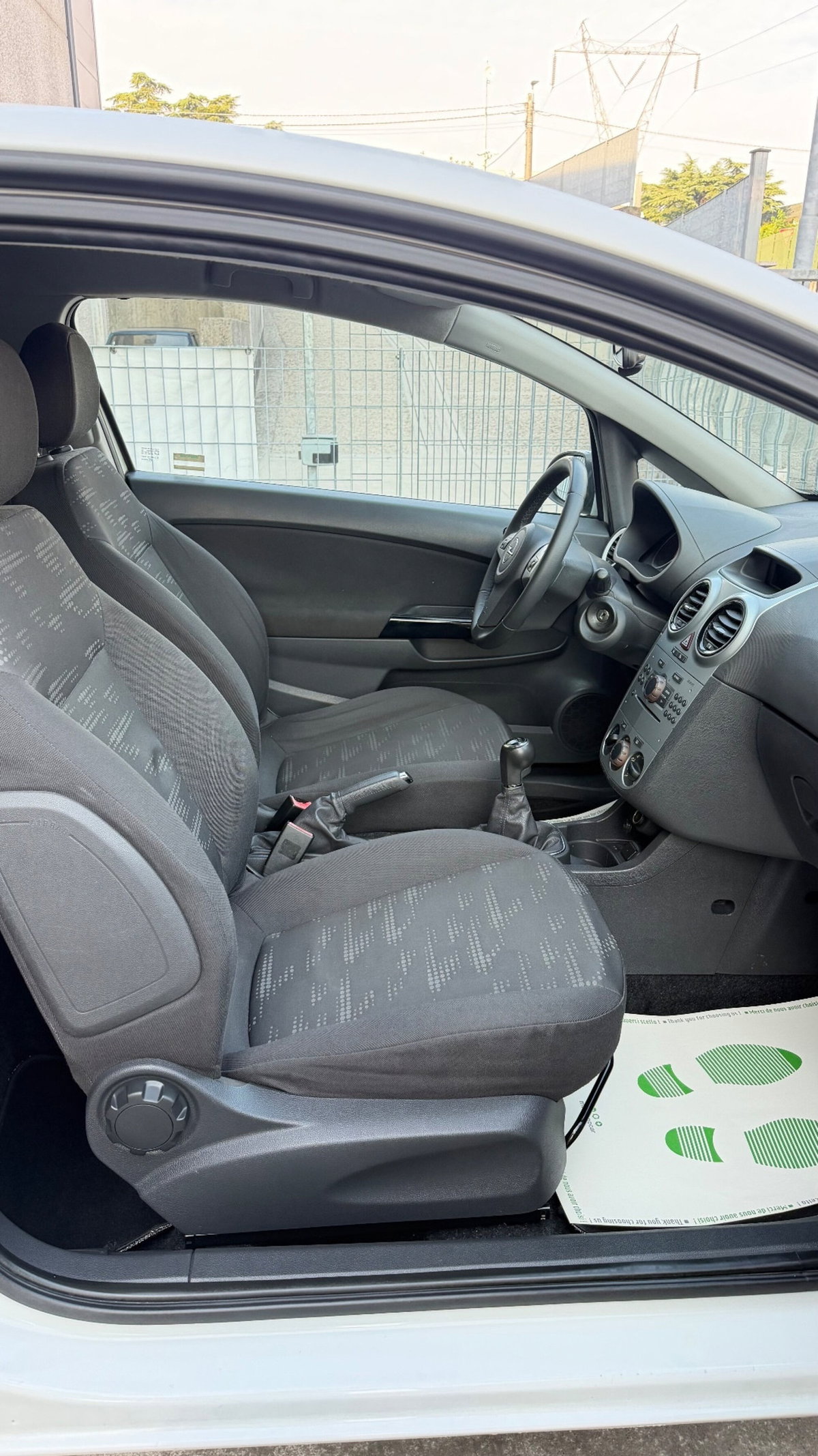 Opel Corsa 1.2 3 porte Club (19)