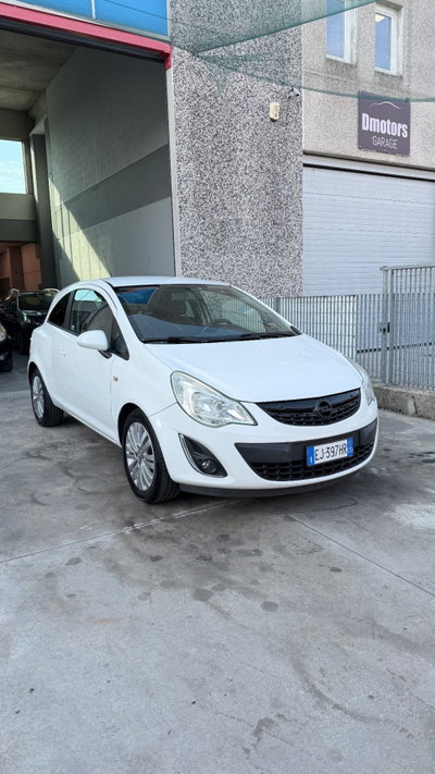 Opel Corsa 1.2 3 porte Club (3)