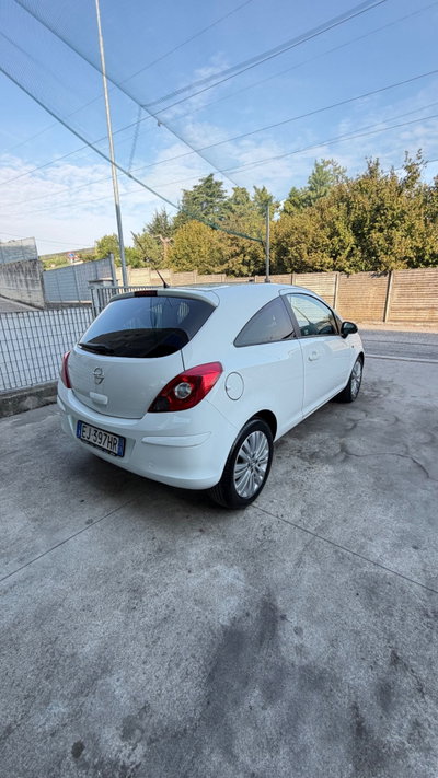 Opel Corsa 1.2 3 porte Club (4)