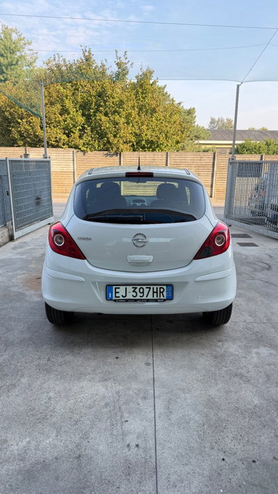 Opel Corsa 1.2 3 porte Club (5)