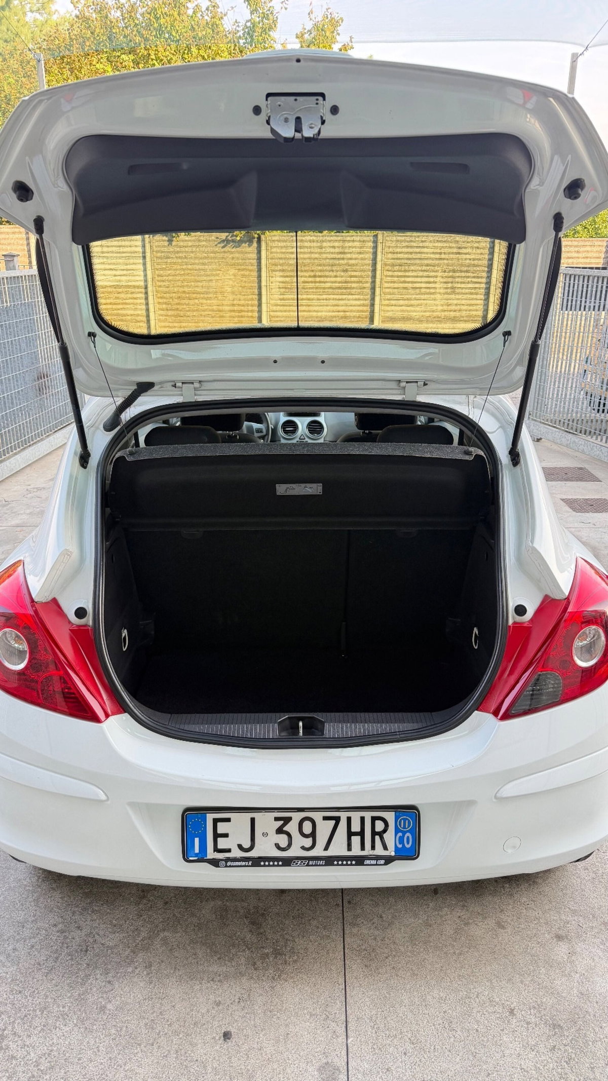 Opel Corsa 1.2 3 porte Club (6)