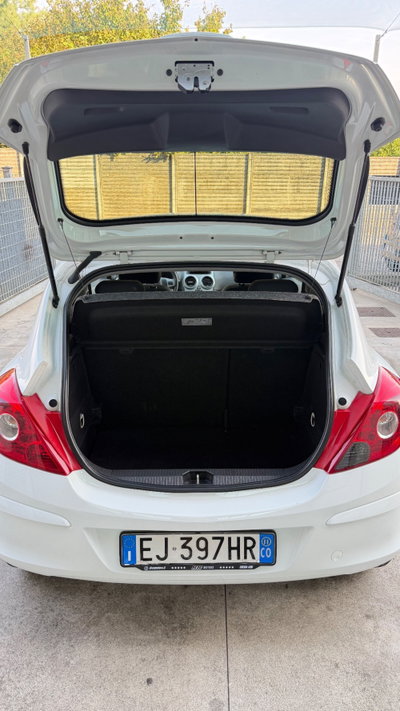 Opel Corsa 1.2 3 porte Club (6)