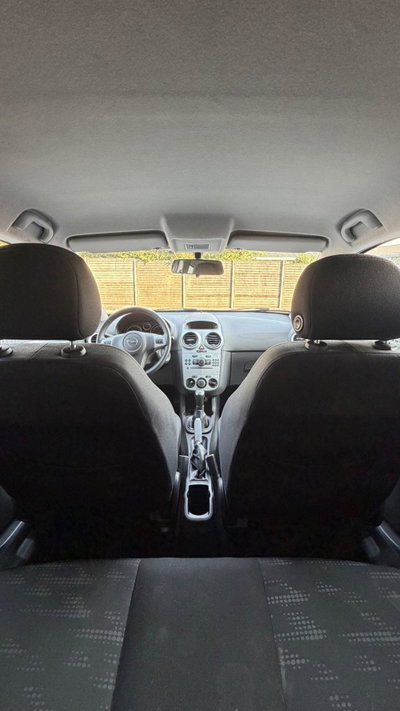 Opel Corsa 1.2 3 porte Club (7)