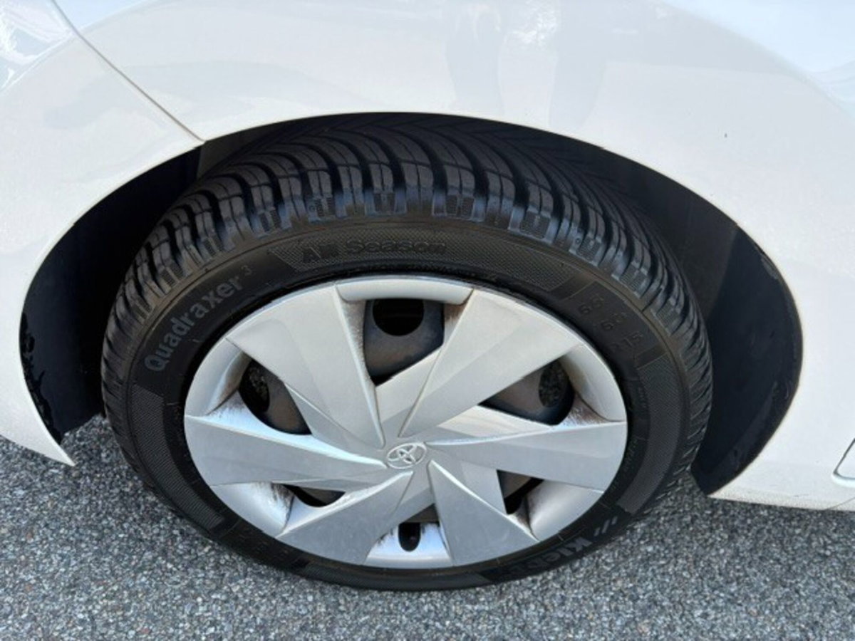 Toyota Aygo 1.0 VVT-i 69 CV 5 porte x-play (12)