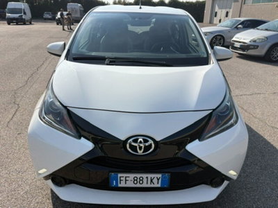 Toyota Aygo 1.0 VVT-i 69 CV 5 porte x-play (15)