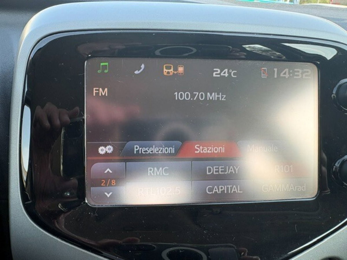 Toyota Aygo 1.0 VVT-i 69 CV 5 porte x-play (5)