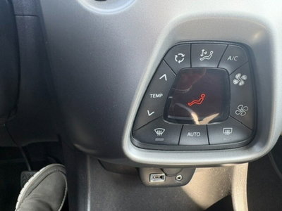 Toyota Aygo 1.0 VVT-i 69 CV 5 porte x-play (6)